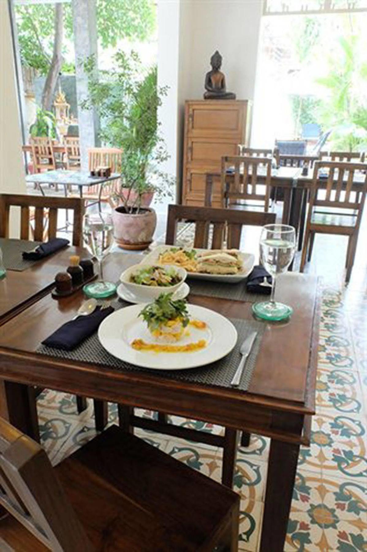 The Sangkum Hotel พนมเปญ ภายนอก รูปภาพ